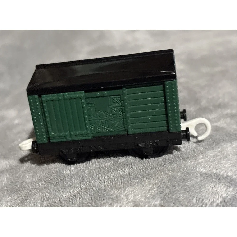 Thomas & Friends PERCY 2009 Trackmaster Train Engine Motorized Mattel And Cart